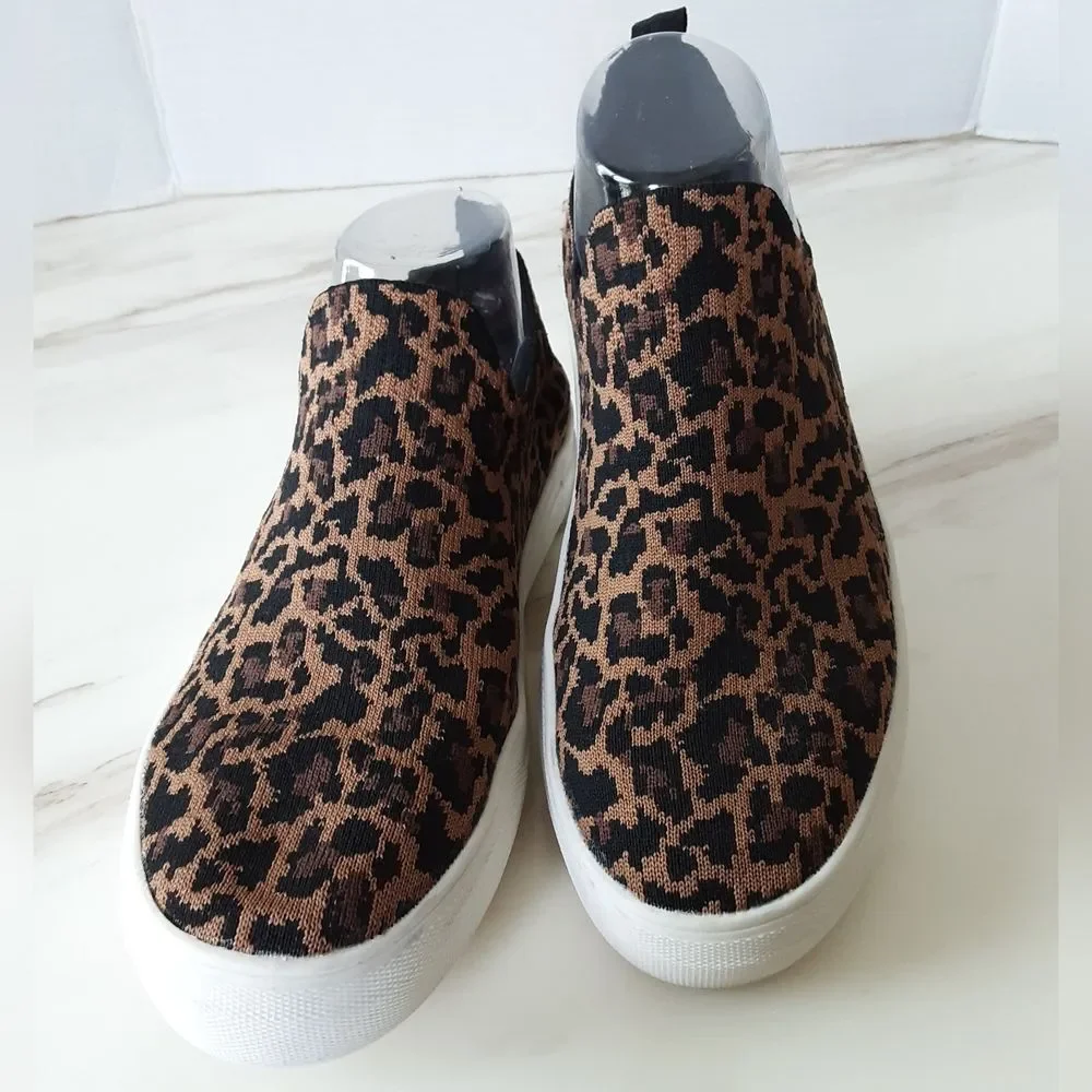 STEVE MADDEN Leopard Print Knit Slip-On Sneakers Sz 9.5